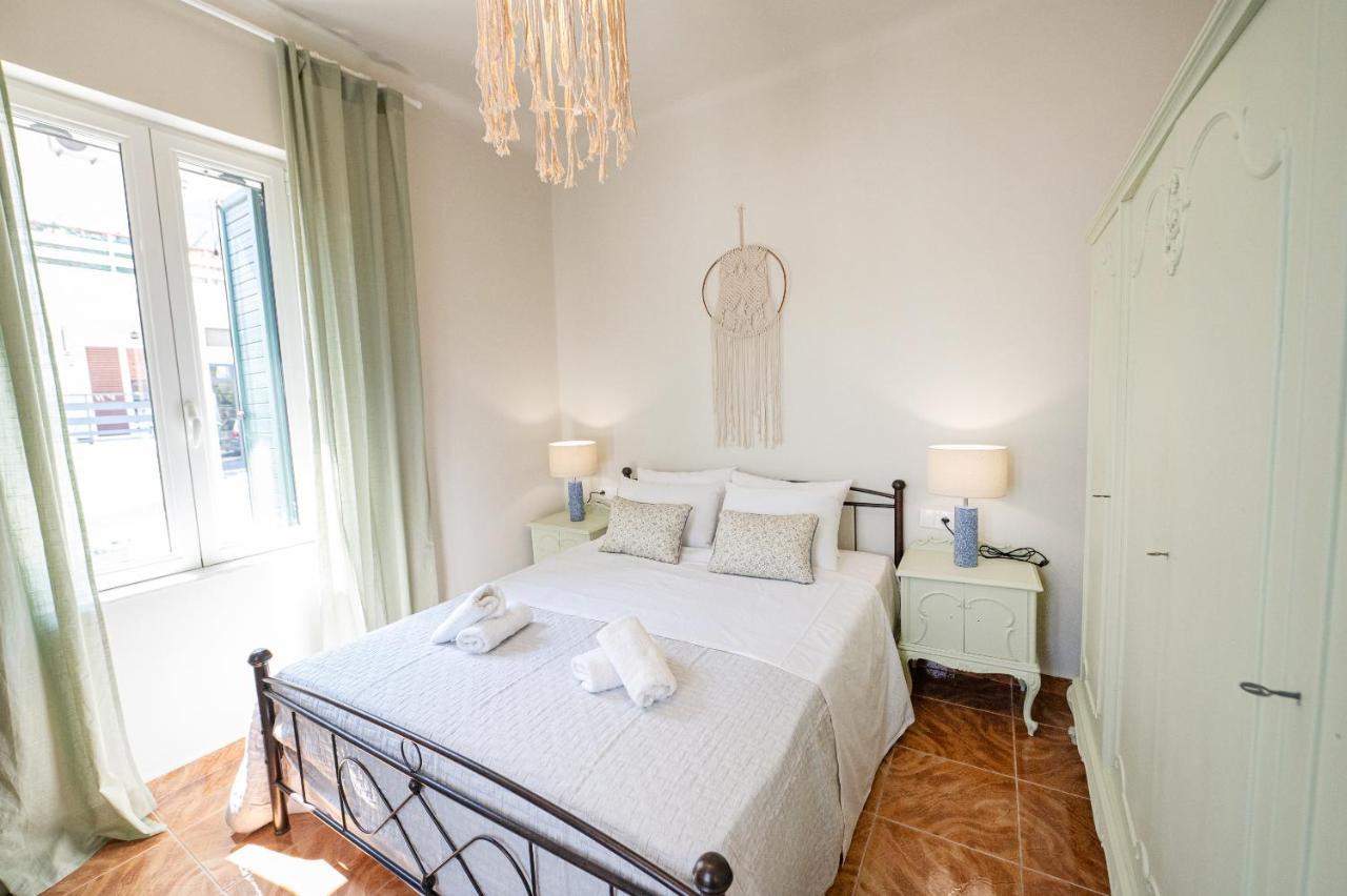 Sunny Yard Apartments Poros Town Luaran gambar