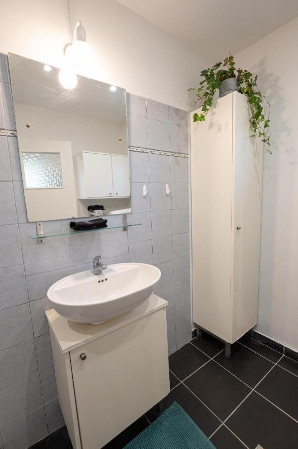 Sunny Yard Apartments Poros Town Luaran gambar