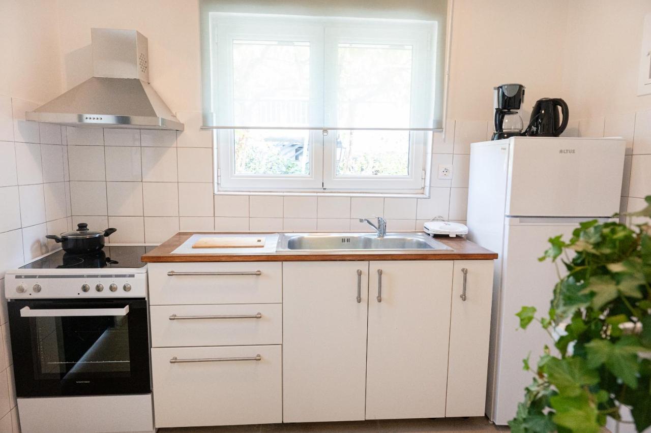 Sunny Yard Apartments Poros Town Luaran gambar