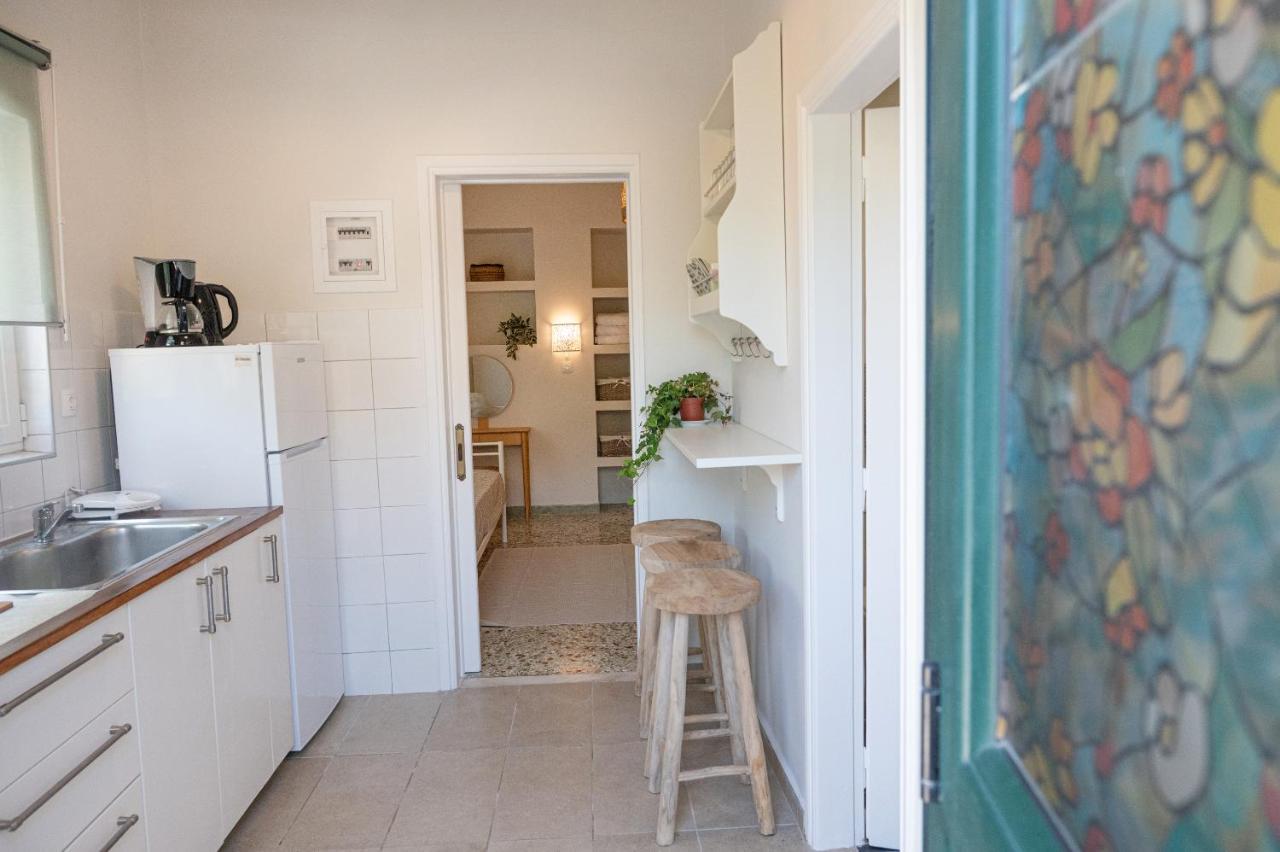 Sunny Yard Apartments Poros Town Luaran gambar